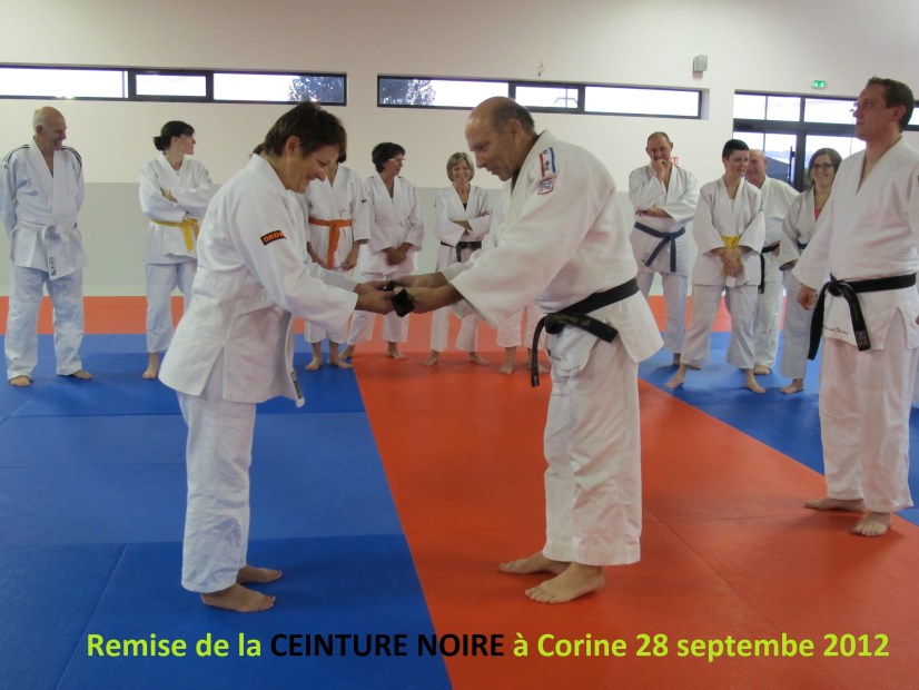 Remise de la CEINTURE NOIRE à Corine 28 09 2012